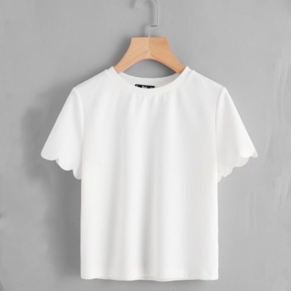 Scalloped Edge Top